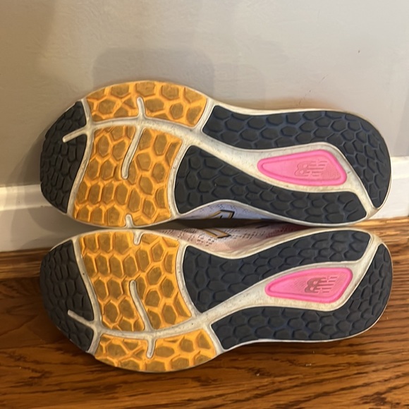 New balance fresh foam 680v7 women’s size 9.5 - Picture 4 of 4